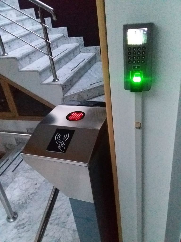 Tourniquet contrôle d’accès installé par CMS GLOBAL Tanger